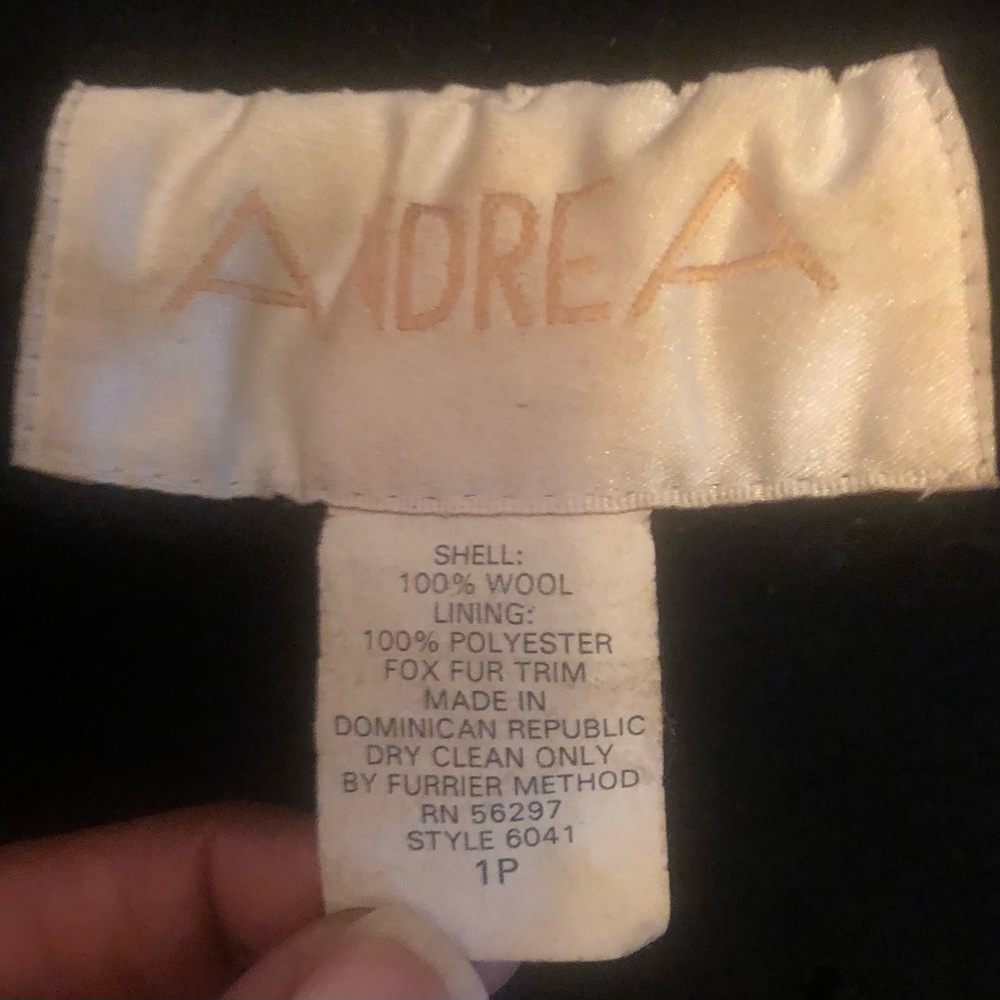 Andrea  women’s winter coat w/fox fur trim hood,Excellent condition, Black Sz 1p
